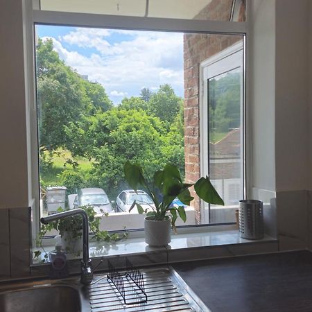 Bright Spacious Airy 2 Bed Flat Stadtteil Stadtteil Ealing Exterior foto
