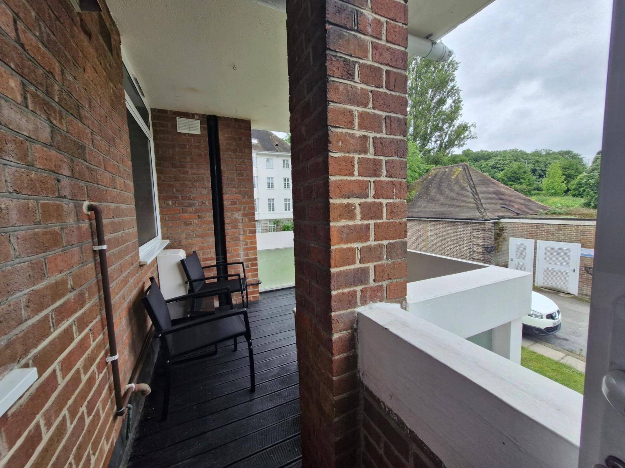 Bright Spacious Airy 2 Bed Flat Stadtteil Stadtteil Ealing Exterior foto