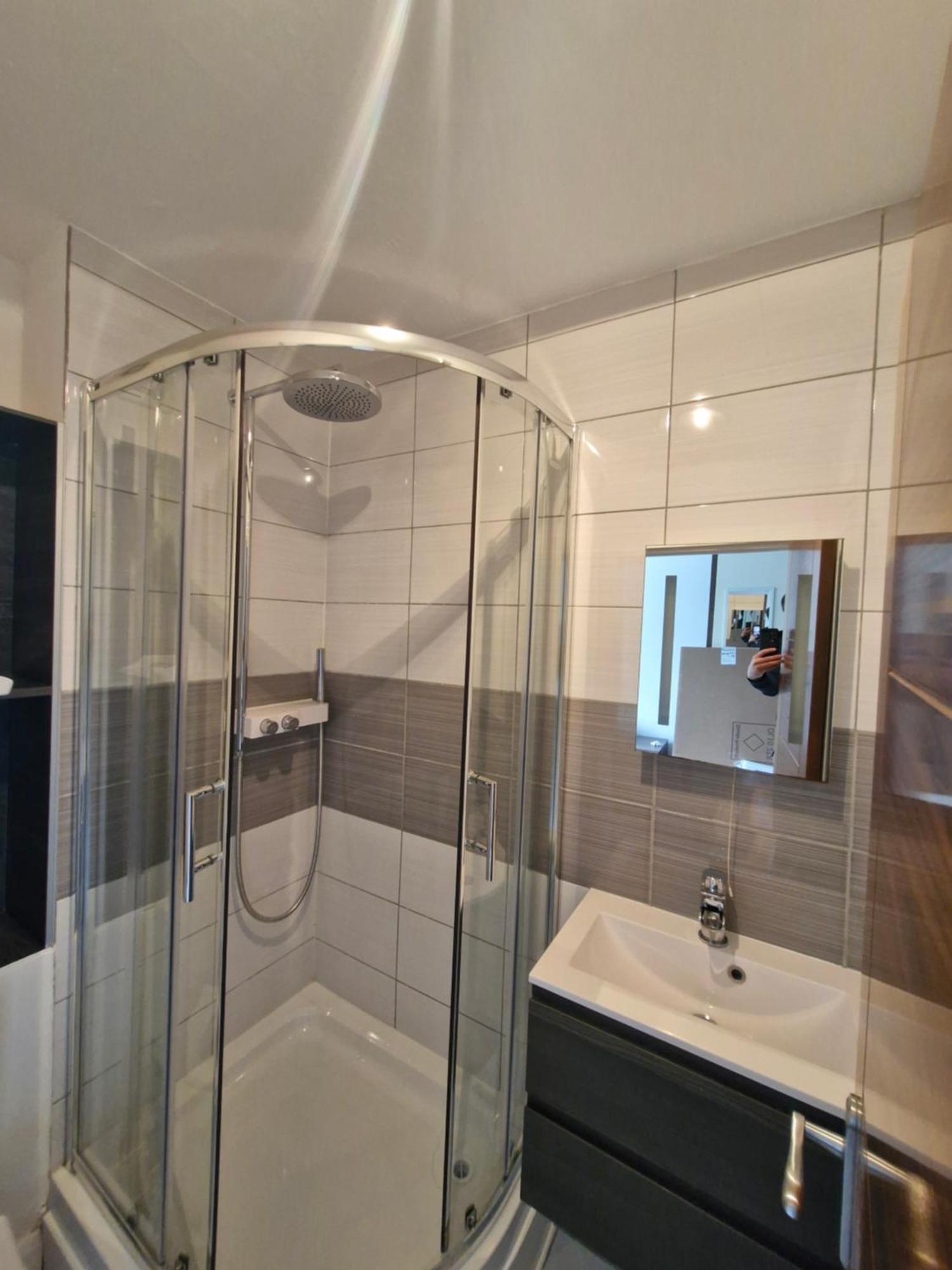 Bright Spacious Airy 2 Bed Flat Stadtteil Stadtteil Ealing Exterior foto