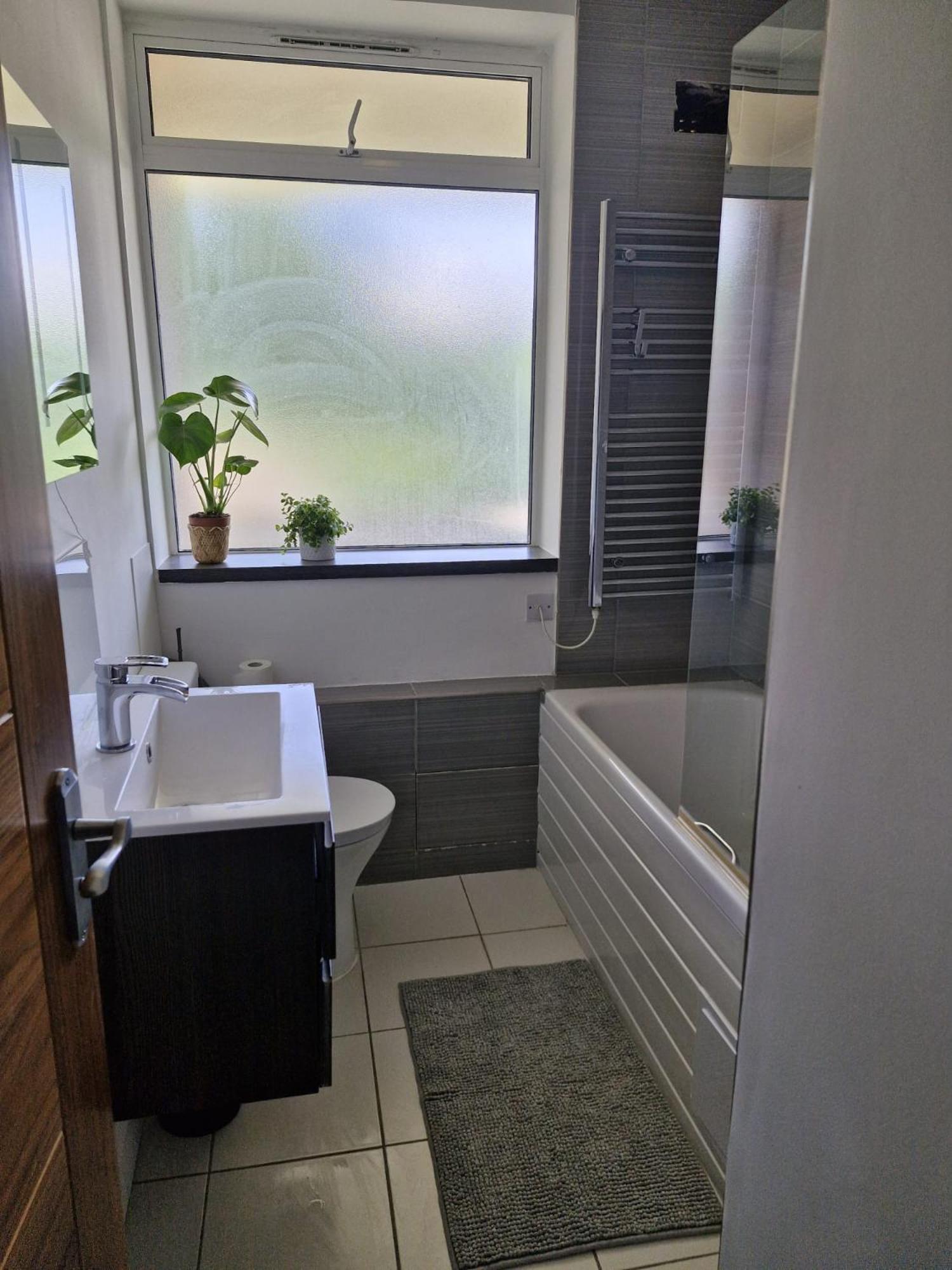 Bright Spacious Airy 2 Bed Flat Stadtteil Stadtteil Ealing Exterior foto